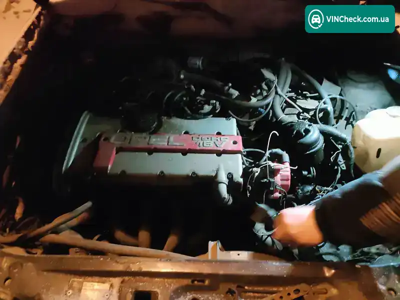 Opel Vectra 1992, фото з оголошення 2 з 11, VIN W0L000087N5155902