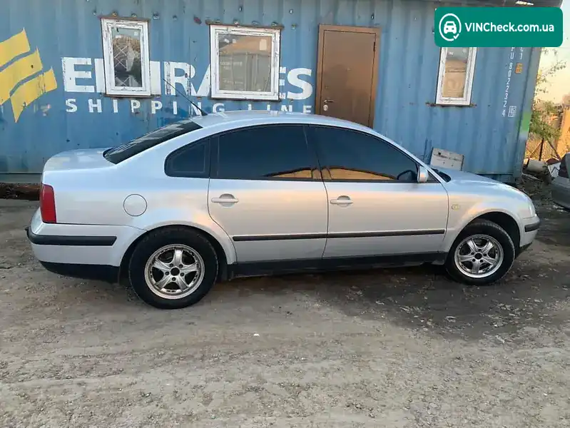 Volkswagen Passat 1999, фото з оголошення 2 з 6, VIN WVWZZZ3BZXP268990
