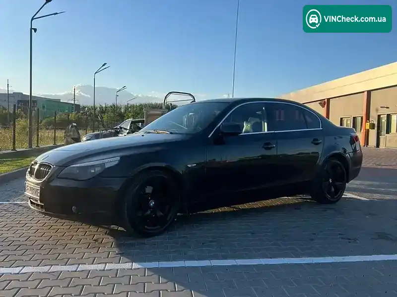 BMW 5 Series 2004, фото з оголошення 2 з 12, VIN WBANA31000B913507