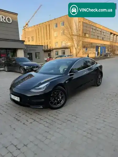 Tesla Model 3 2019, фото з оголошення 2 з 21, VIN 5YJ3E1EB8KF199964