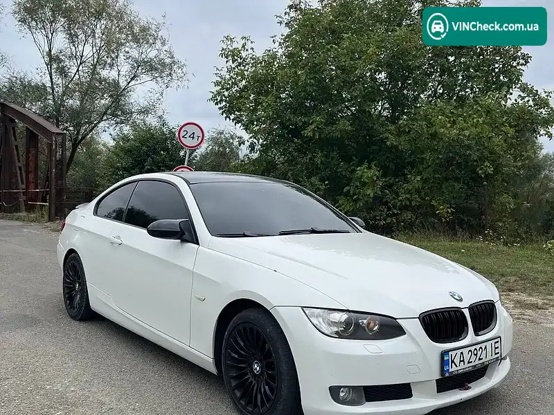 BMW 3 Series 2008, фото з оголошення 2 з 12, VIN WBAWA51030JP99637