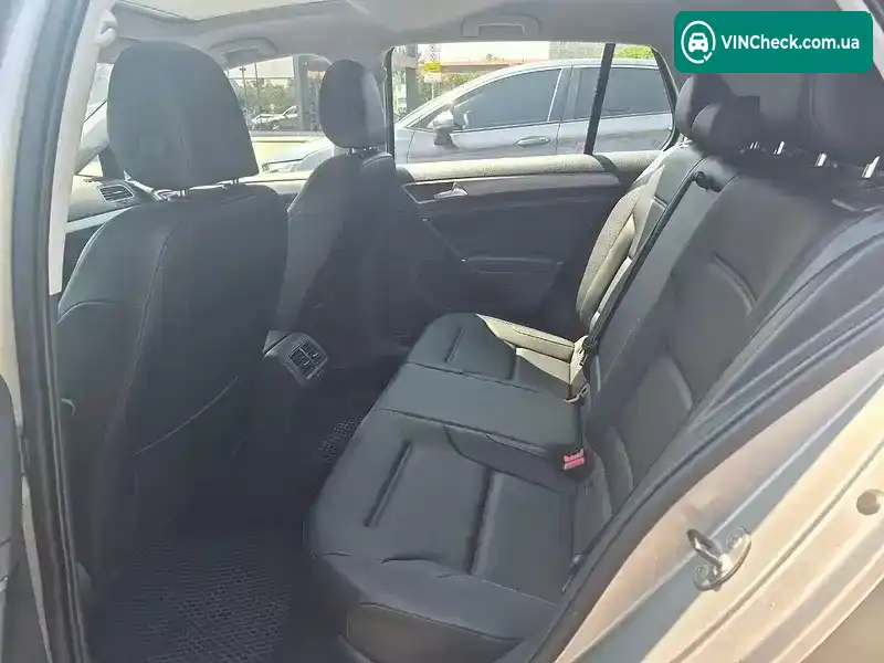 Volkswagen Golf 2017, фото з оголошення 2 з 15, VIN 3VW217AU4HM033945