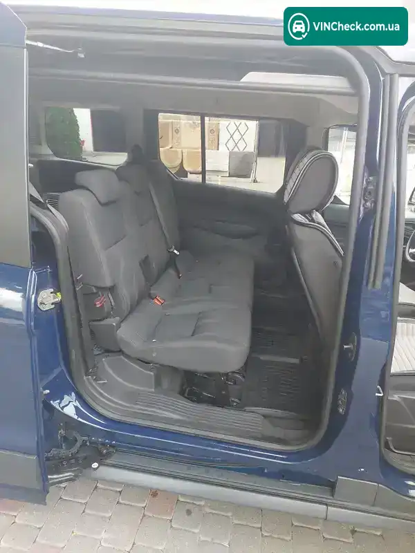 Ford Tourneo Connect 2015, фото з оголошення 2 з 21, VIN WF0UXXWPGUFU28673