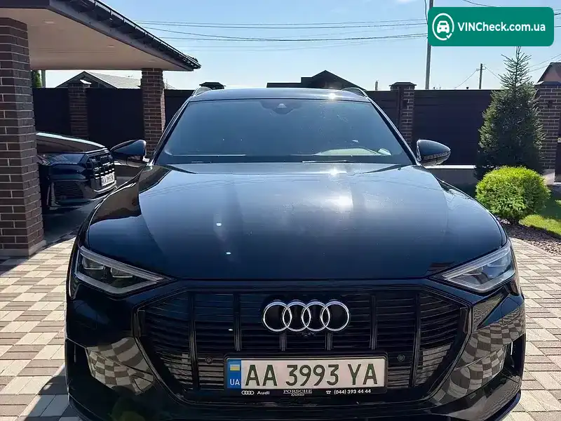 Audi e-tron 2020, фото з оголошення 2 з 18, VIN WAUZZZGE5LB038736
