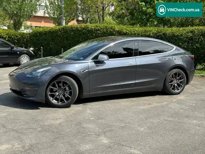 Tesla Model 3 2018, фото з оголошення 2 з 16, VIN 5YJ3E1EA3JF124028