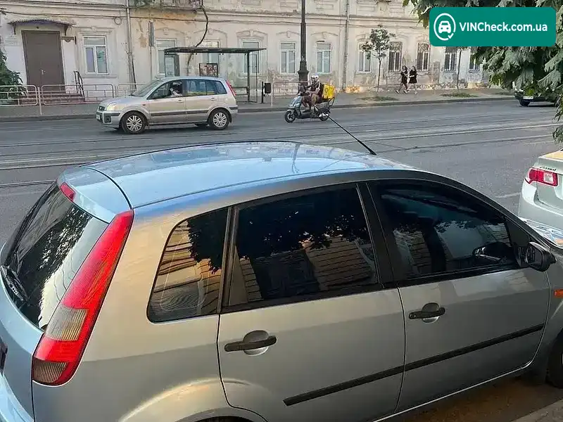 Ford Fiesta 2005, фото з оголошення 2 з 7, VIN WF0HXXGAJH5R06076