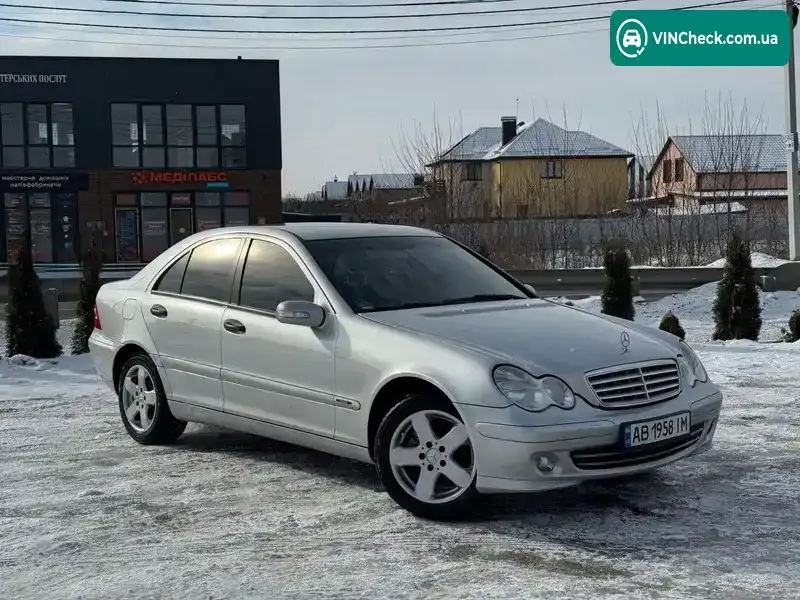 Mercedes-Benz C-Class 2004, фото з оголошення 1 з 19, VIN WDB2030421A751275