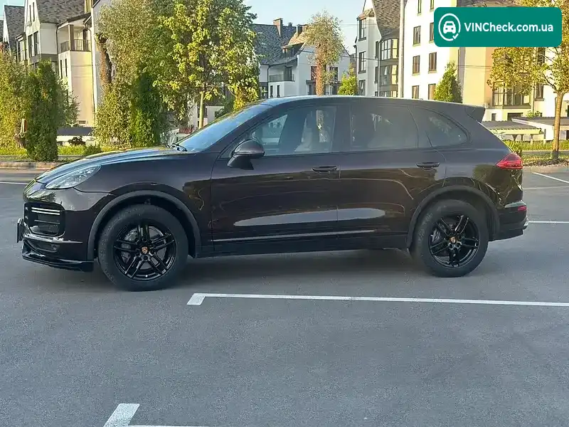 Porsche Cayenne 2016, фото з оголошення 2 з 20, VIN WP1AA2A22GKA13973