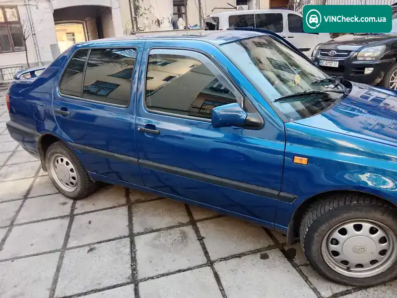 Volkswagen Vento 1994, фото з оголошення 1 з 20, VIN WVWZZZ1HZRW290732