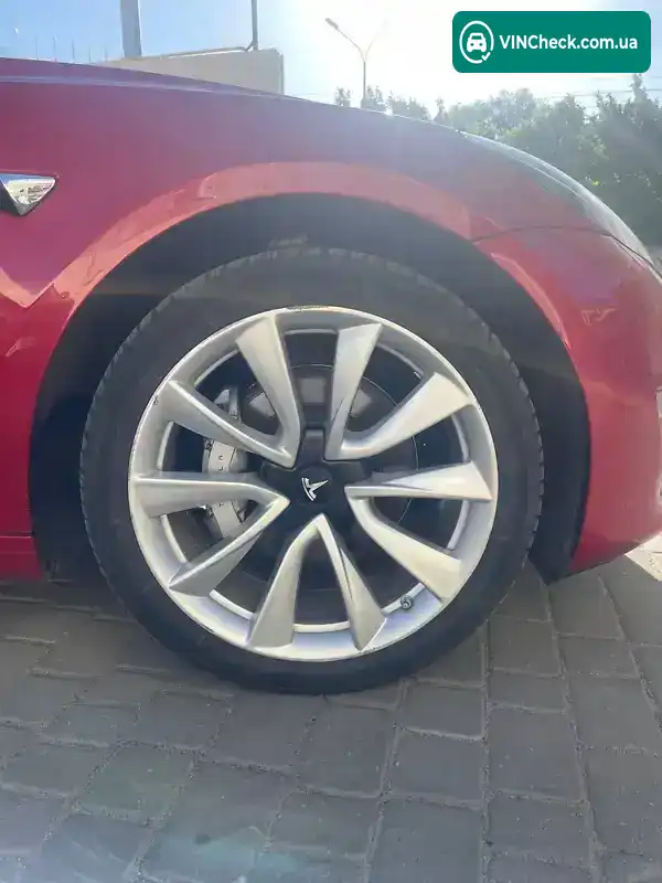 Tesla Model 3 2018, фото з оголошення 2 з 21, VIN 5YJ3E1EB7JF100839