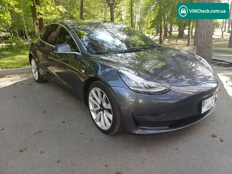 Tesla Model 3 2018, фото з оголошення 2 з 18, VIN 5YJ3E1EB3JF086888