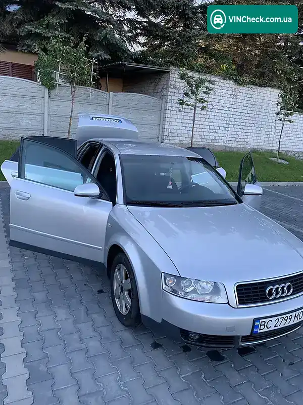 Audi A4 2002, фото з оголошення 2 з 8, VIN WAUZZZ8E92A265057