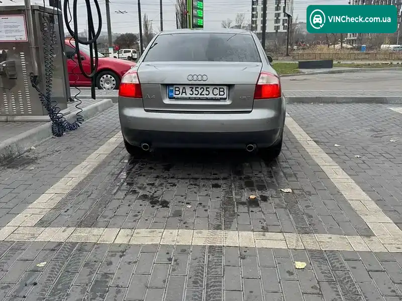 Audi A4 2003, фото з оголошення 2 з 12, VIN WAUZZZ8E33A301813