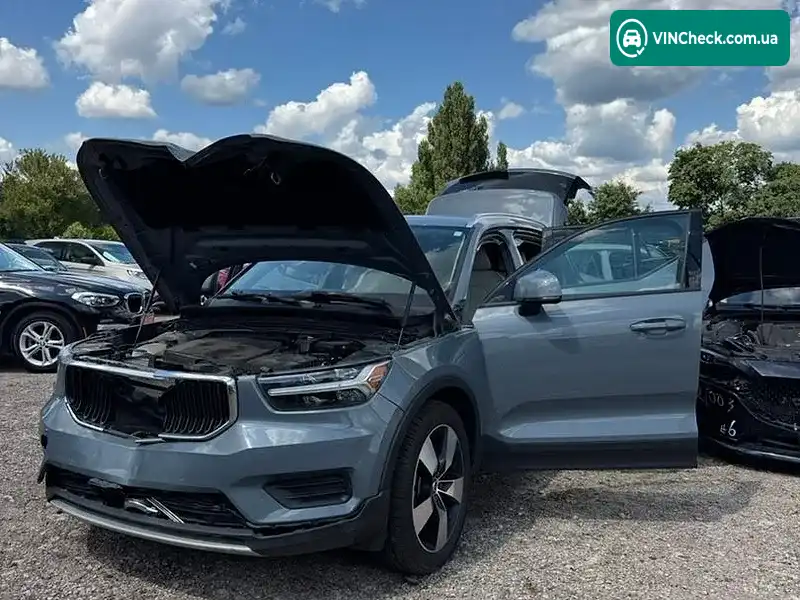 Volvo XC40 2020, фото з оголошення 2 з 7, VIN YV4162UKXL2286861
