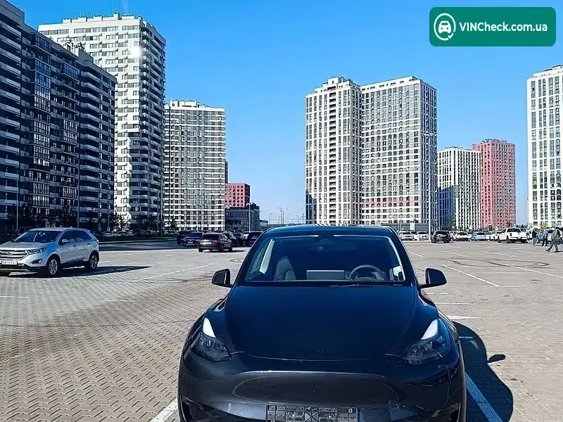 Tesla Model Y 2023, фото з оголошення 2 з 13, VIN 7SAYGDEE4PF878569