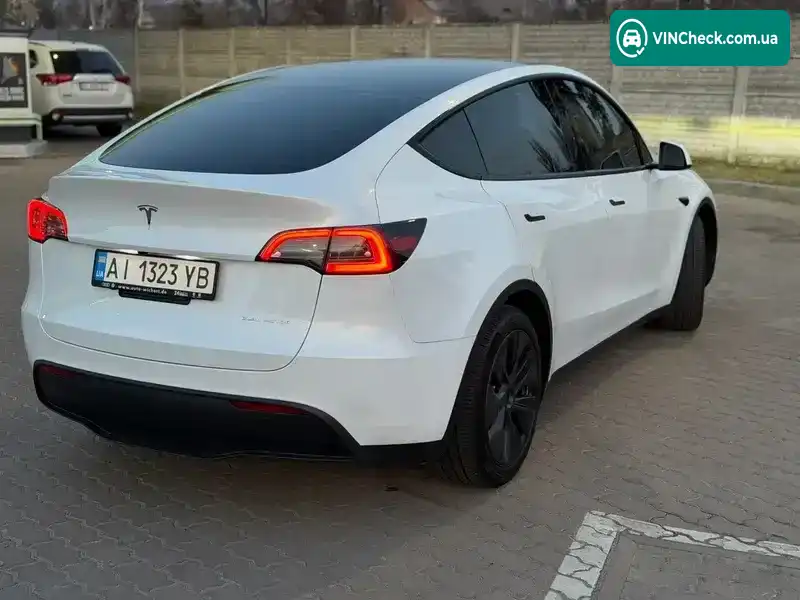 Tesla Model Y 2024, фото з оголошення 1 з 21, VIN 7SAYGDEE4RA304716