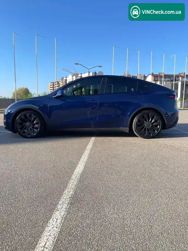 Tesla Model Y 2022, фото з оголошення 2 з 20, VIN 7SAYGDEF1NF521792