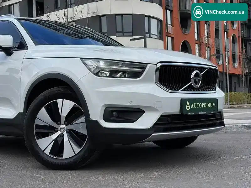 Volvo XC40 2020, фото з оголошення 2 з 21, VIN YV1XZ72VCM2453053