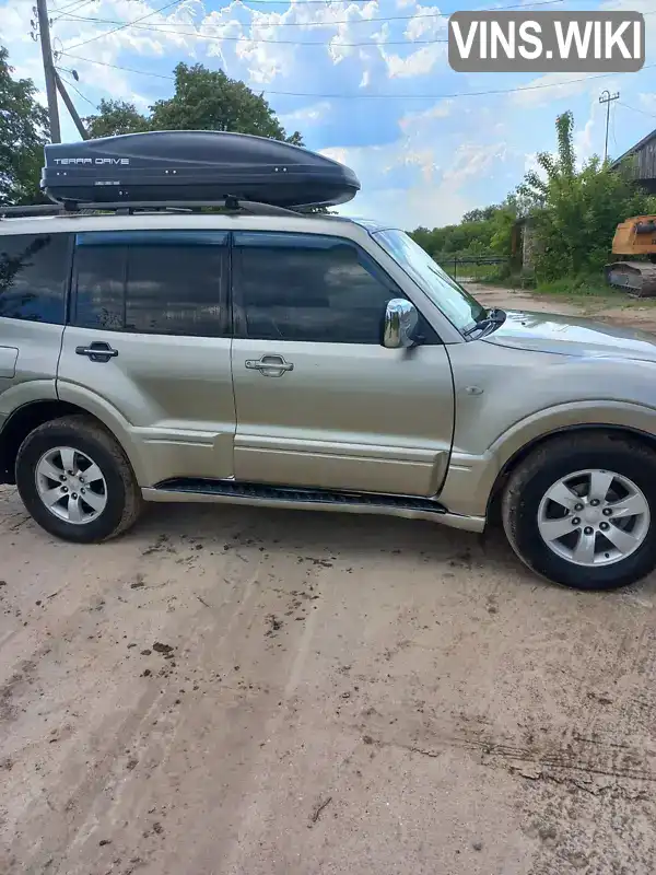 Mitsubishi Pajero 2005, фото з оголошення 2 з 18, VIN JMBLYV78W5J003954