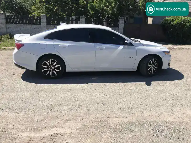 Chevrolet Malibu 2020, фото з оголошення 2 з 21, VIN 1G1ZG5STXLF139537