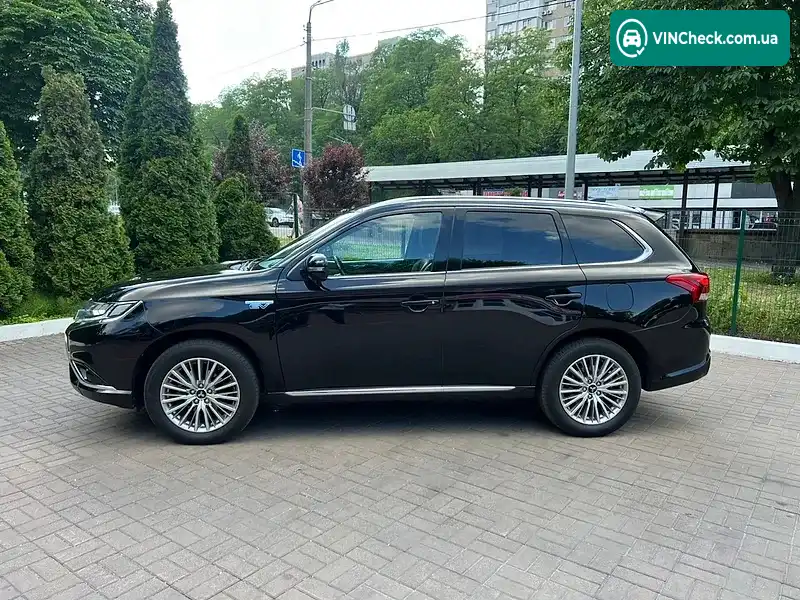 Mitsubishi Outlander 2021, фото з оголошення 2 з 20, VIN JA4J2VA75NZ025674