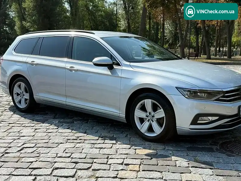 Volkswagen Passat 2019, фото з оголошення 1 з 19, VIN WVWZZZ3CZLE062324