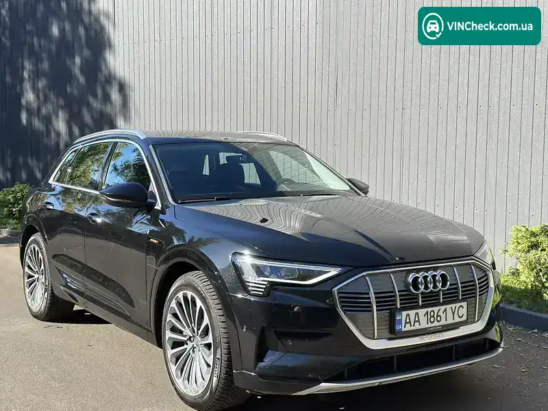 Audi e-tron 2019, фото з оголошення 2 з 21, VIN WAUZZZGE0LB008012