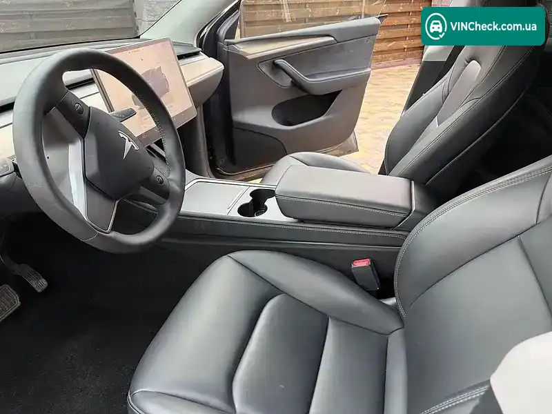 Tesla Model Y 2023, фото з оголошення 2 з 17, VIN 7SAYGDEE6PA073931