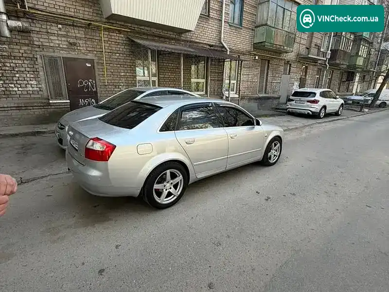 Audi A4 2004, фото з оголошення 2 з 5, VIN WAUZZZ8E04A248618