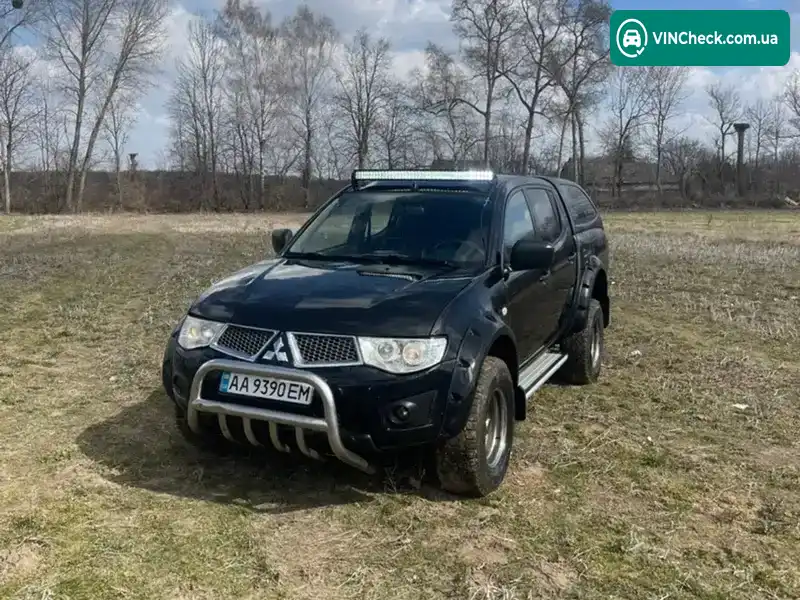 Mitsubishi L 200 2011, фото з оголошення 1 з 10, VIN MMCJNKB40BDZ03428