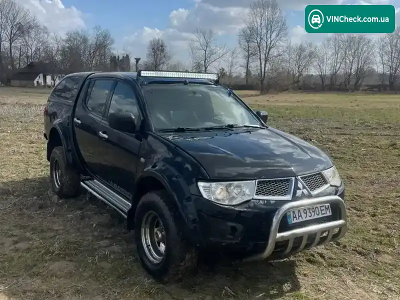 Mitsubishi L 200 2011, фото з оголошення 2 з 10, VIN MMCJNKB40BDZ03428