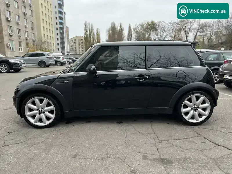 MINI Hatch 2002, фото з оголошення 2 з 15, VIN WMWRA31080TA31936