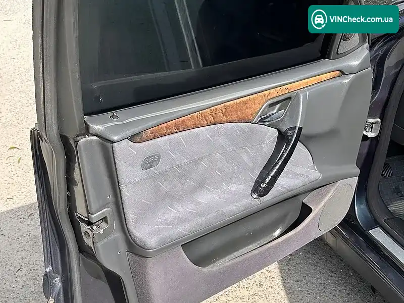 Mercedes-Benz E-Class 2000, фото з оголошення 2 з 15, VIN WDB2100161B090033