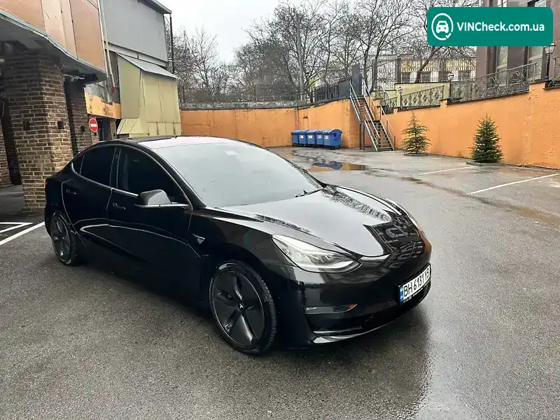 Tesla Model 3 2018, фото з оголошення 1 з 10, VIN 5YJ3E1EB5JF062995