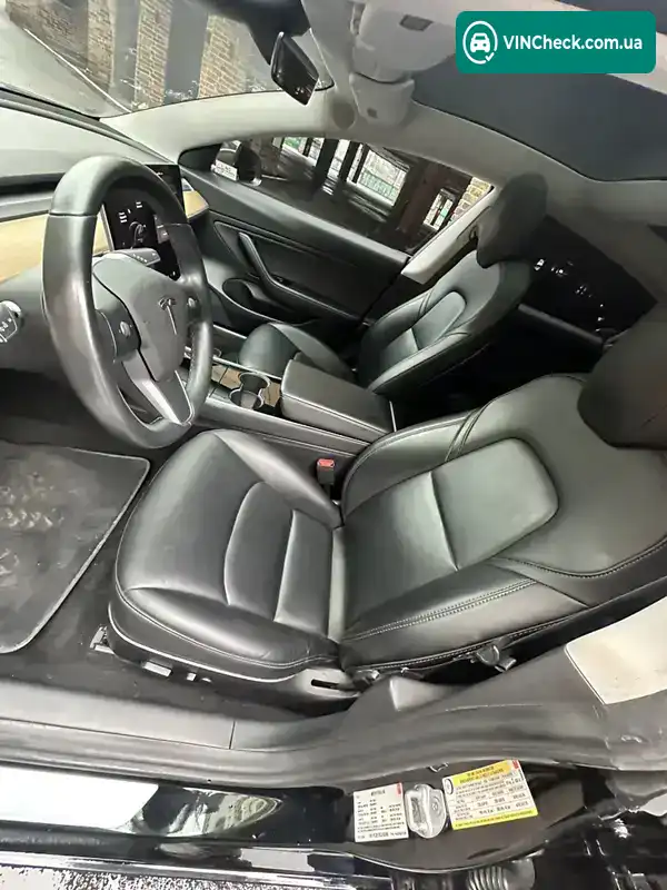 Tesla Model 3 2018, фото з оголошення 2 з 10, VIN 5YJ3E1EB5JF062995