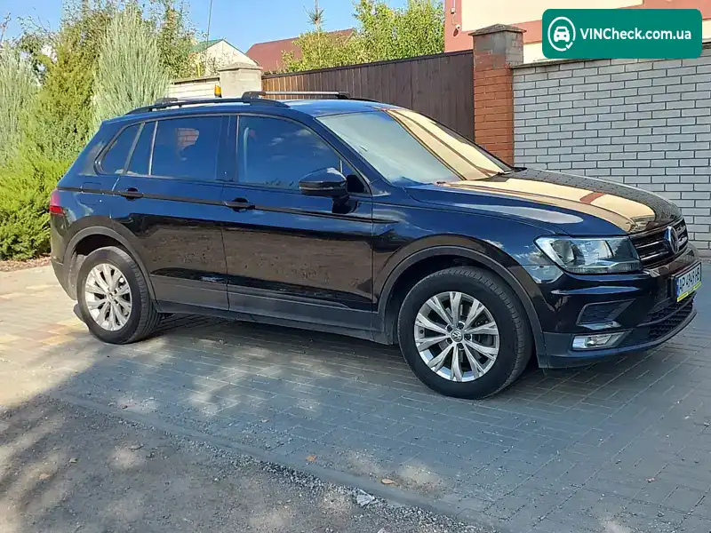 Volkswagen Tiguan 2017, фото з оголошення 2 з 14, VIN WVGZZZ5NZHW911100