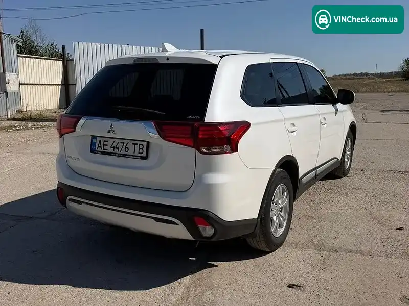 Mitsubishi Outlander 2021, фото з оголошення 2 з 11, VIN JMBXTGF2WLZ002186