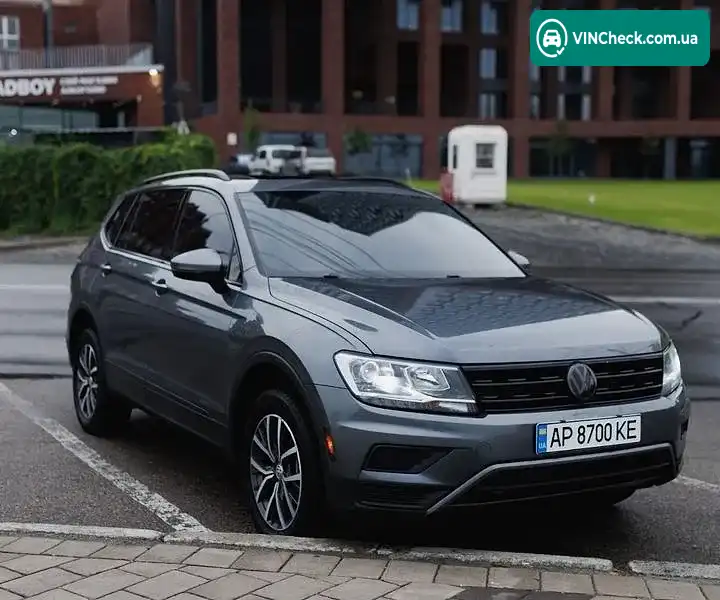 Volkswagen Tiguan 2019, фото з оголошення 1 з 10, VIN 3VV3B7AX5KM178502