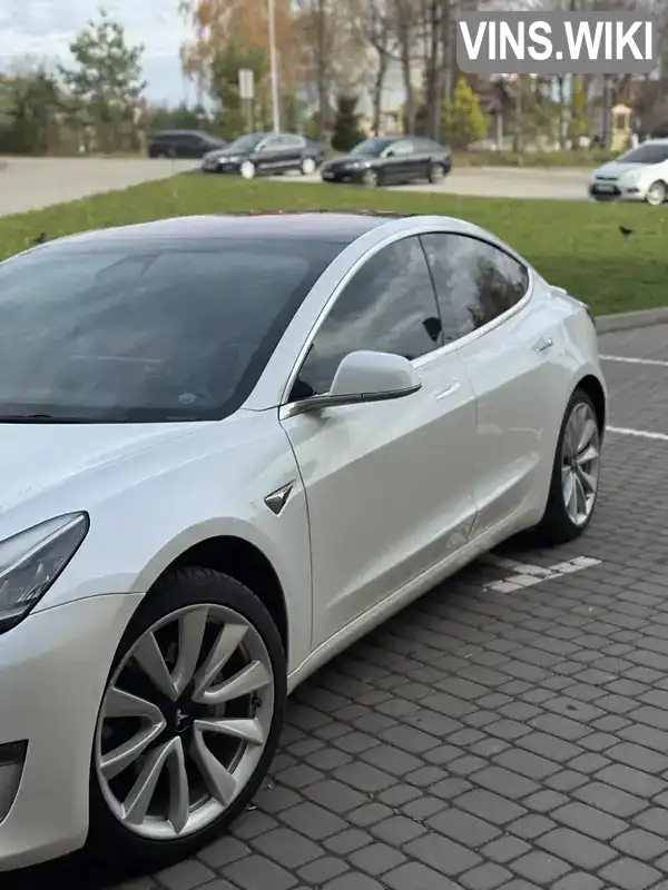 Tesla Model 3 2018, фото з оголошення 2 з 16, VIN 5YJ3E1EA8JF018447