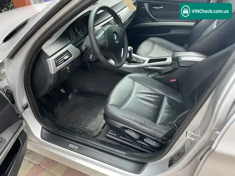 BMW 3 Series 2006, фото з оголошення 1 з 11, VIN WBAVU31060KY18456