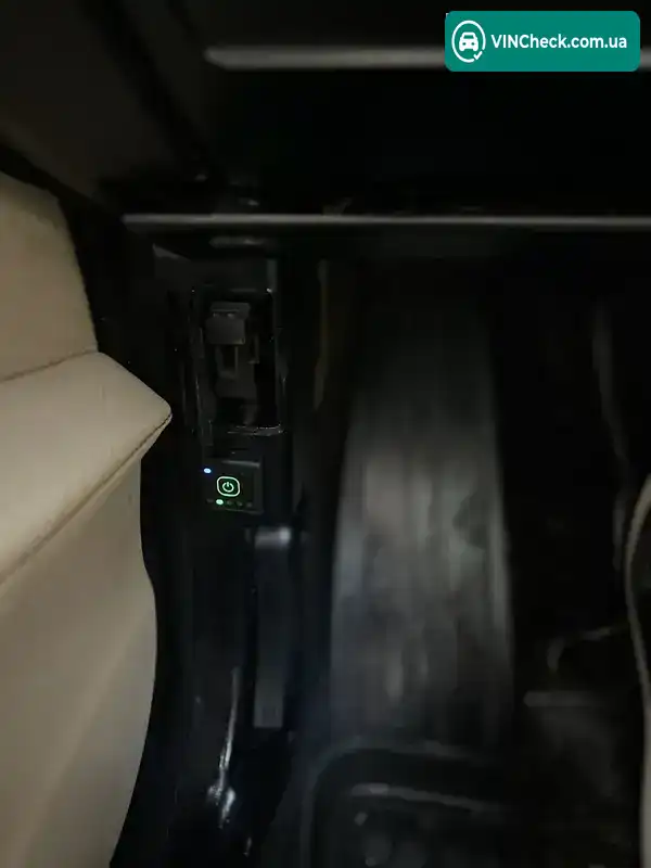 BMW 5 Series 2006, фото з оголошення 2 з 20, VIN WBANE31000B925631