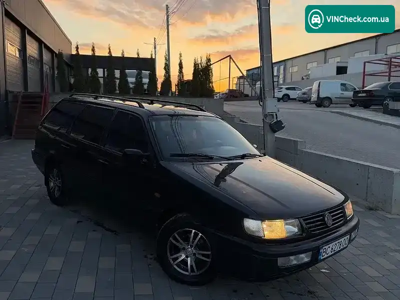 Volkswagen Passat 1994, фото з оголошення 1 з 10, VIN WVWZZZ3AZRE040542