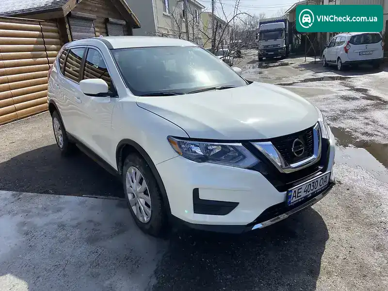 Nissan Rogue 2018, фото з оголошення 2 з 15, VIN 5N1AT2MTXJC790429