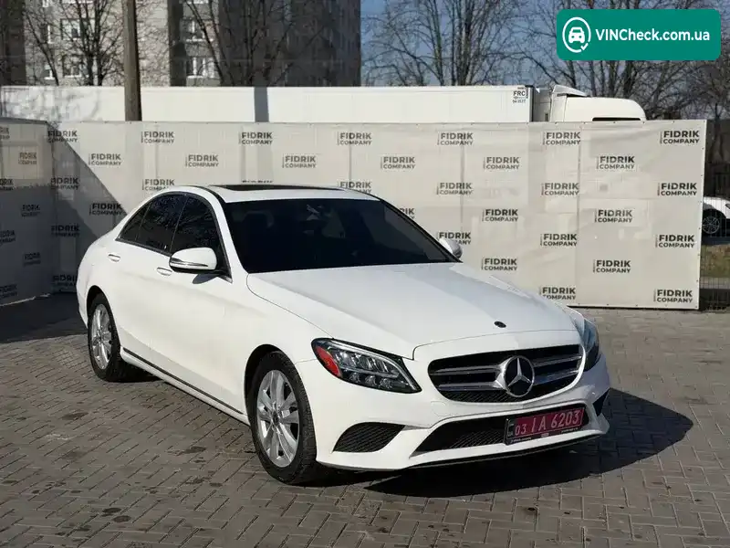 Mercedes-Benz C-Class 2018, фото з оголошення 2 з 20, VIN 55SWF8DB3KU283922