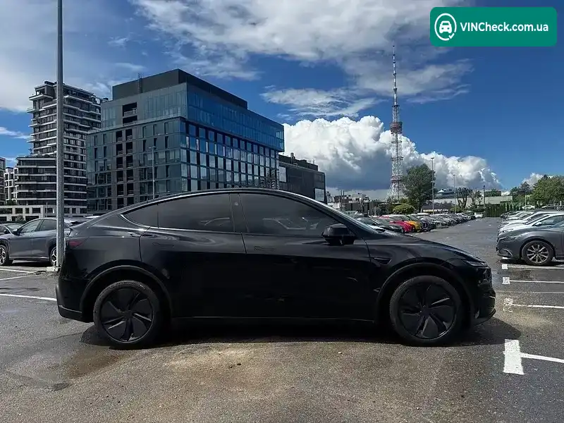 Tesla Model Y 2025, фото з оголошення 1 з 15, VIN 7SAYGDEE1TA394723