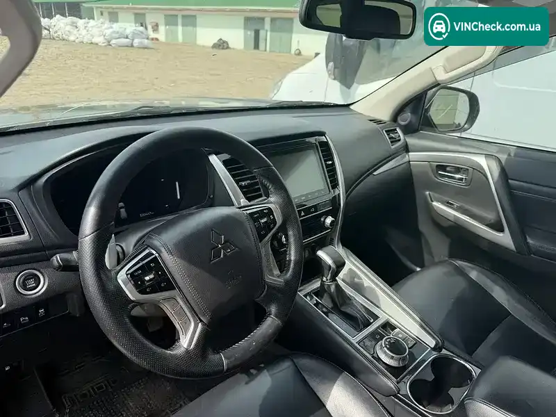 Mitsubishi Pajero Sport 2020, фото з оголошення 1 з 8, VIN MMCGUKS10LHZ00414