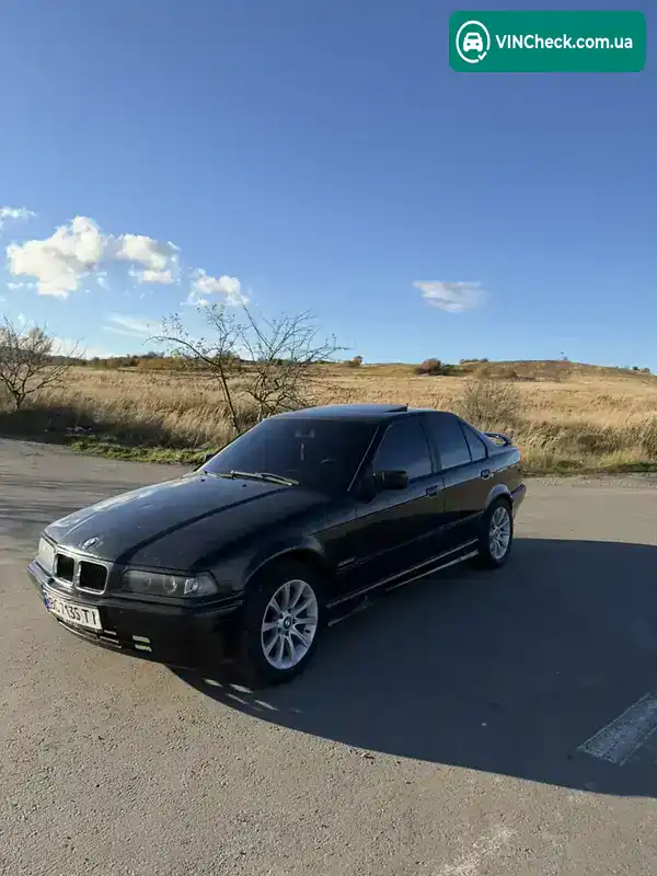 BMW 3 Series 1992, фото з оголошення 1 з 18, VIN WBACA31060EG57267