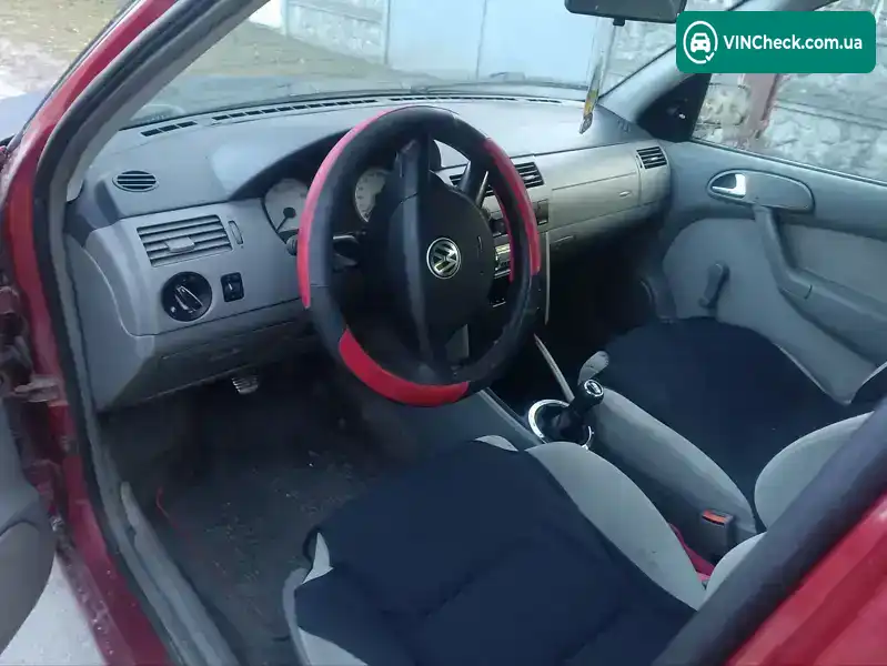 Volkswagen Pointer 2005, фото з оголошення 1 з 5, VIN 9BWCC45X75T168702