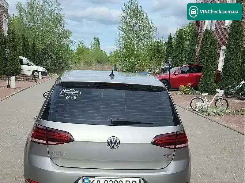 Volkswagen Golf 2018, фото з оголошення 2 з 10, VIN 3VWG17AU2JM276844