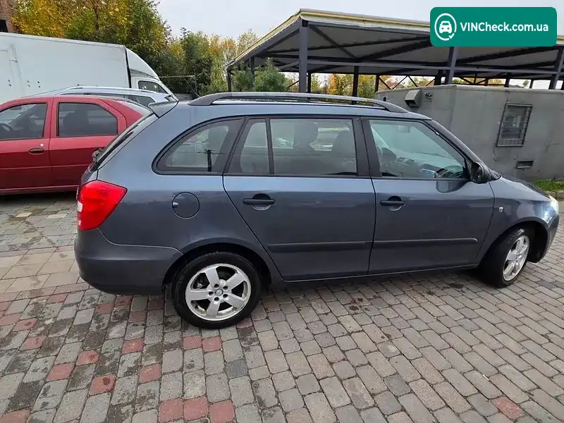 Skoda Fabia 2009, фото з оголошення 2 з 10, VIN TMBFC25J9A3082731